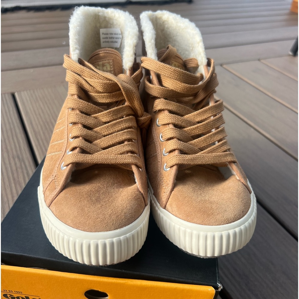 New in box GOLA fur lined sneaker